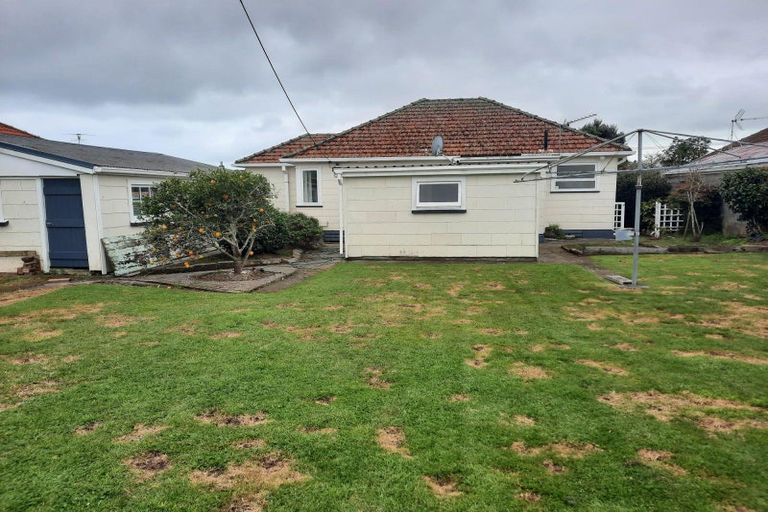 Photo of property in 5 Raleigh Street, Vogeltown, New Plymouth, 4310