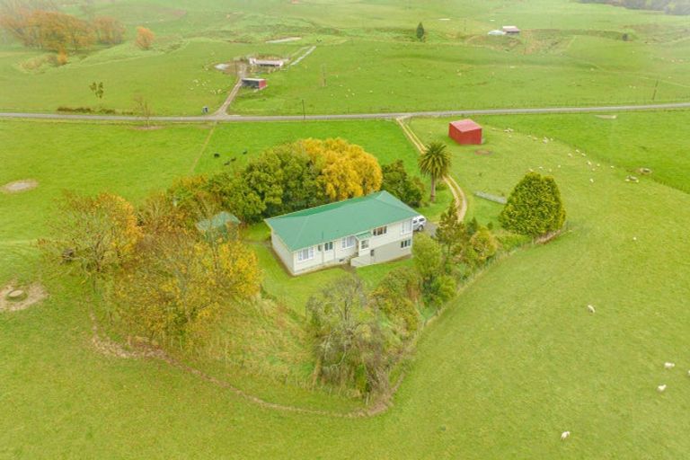 Photo of property in 447 Hinemoa Valley Road, Kaitawa, Pahiatua, 4981