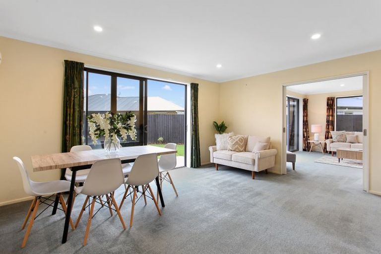 Photo of property in 6 Te Pihopa Way, Aidanfield, Christchurch, 8025