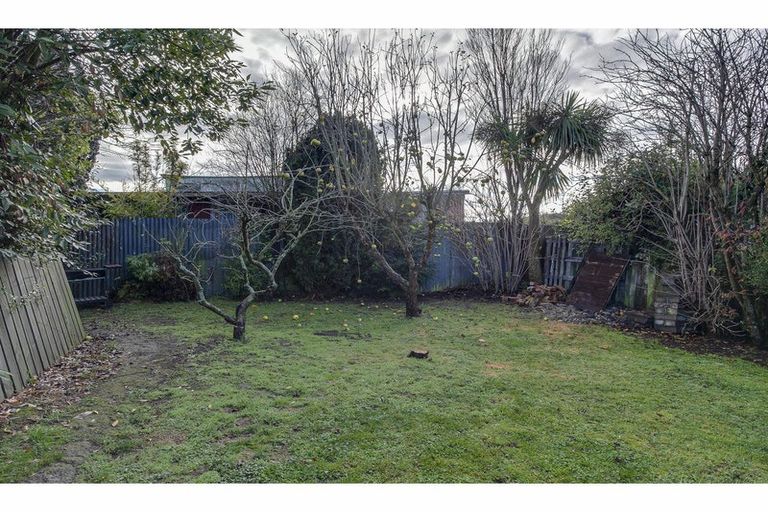 Photo of property in 16 Cambridge Street, Kensington, Timaru, 7910