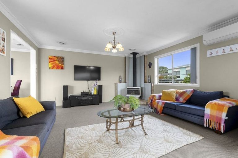 Photo of property in 10 Culzean Grove, Bell Block, New Plymouth, 4312