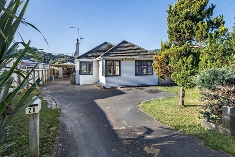 Photo of property in 28 Totara Street, Wainuiomata, Lower Hutt, 5014