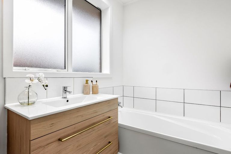 Photo of property in 44 Flower Street, Bryndwr, Christchurch, 8053