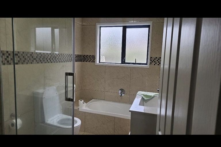 Photo of property in 8 Brook Haven Rise, Clendon Park, Auckland, 2103