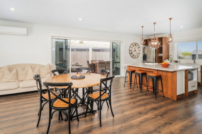 Photo of property in 5 Lady Jocelyn Place, Whitianga, 3510