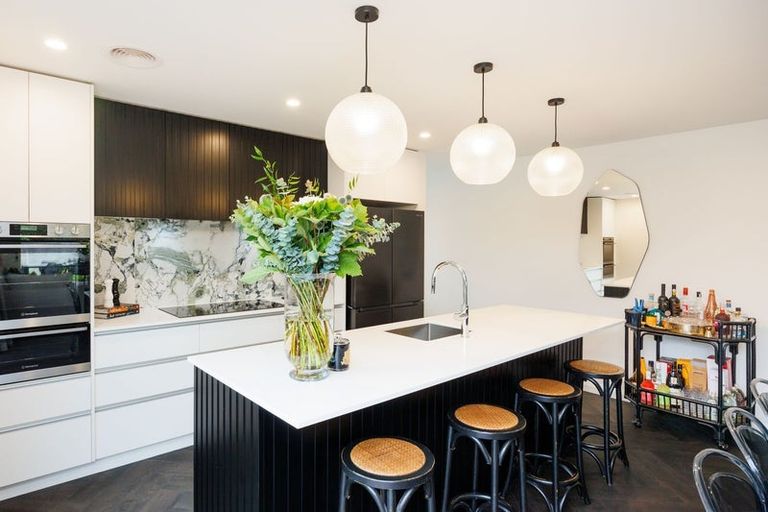 Photo of property in 6 Solitude Crescent, Kelvin Grove, 4414