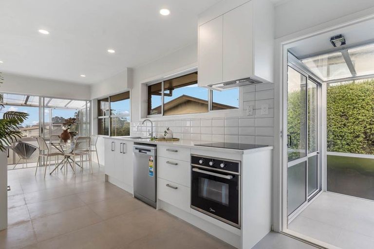 Photo of property in 832 East Coast Road, Oteha, Auckland, 0630