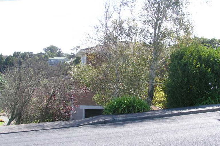 Photo of property in 2/5a Island Bay Road, Beach Haven, Auckland, 0626