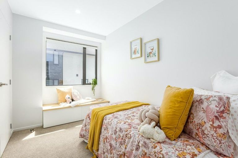 Photo of property in 44 Turtleback Avenue, Whitby, 5024