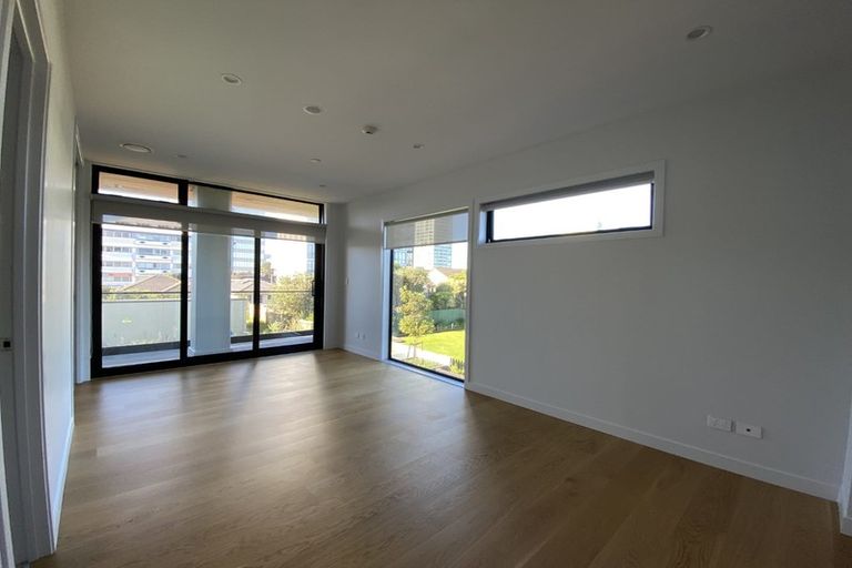 Photo of property in Frank Sargeson Apts, 105/74 Anzac Street, Takapuna, Auckland, 0622