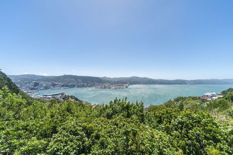 Photo of property in 34 Robieson Street, Roseneath, Wellington, 6011