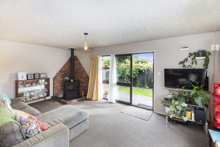 Photo of property in 2/265 Estuary Road, South New Brighton, Christchurch, 8062