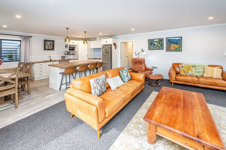 Photo of property in 18 Wanganui Road, Marton, 4710
