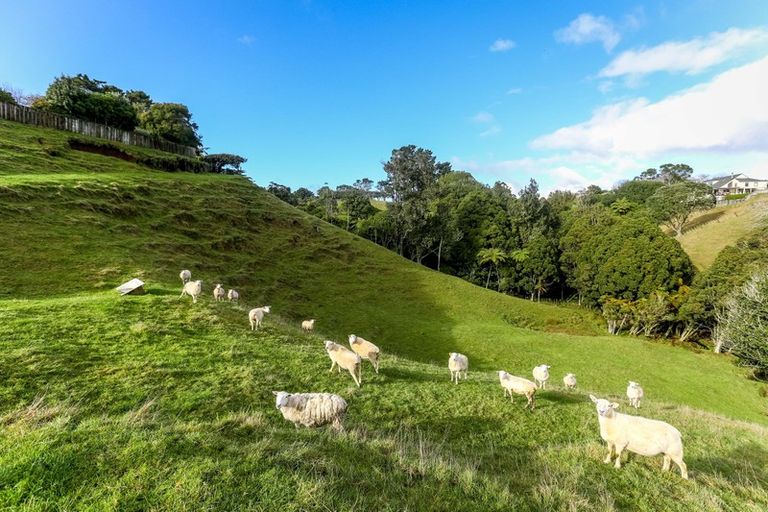 Photo of property in 5 Byron Place, Whalers Gate, New Plymouth, 4310