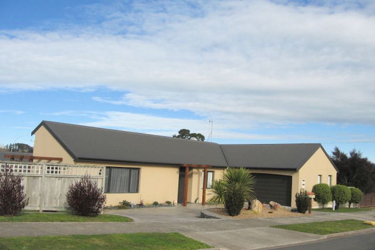 Photo of property in 2 Pointon Glade, Grandview Heights, Hamilton, 3200