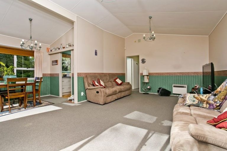 Photo of property in 37 Seon Place, Birkdale, Auckland, 0626