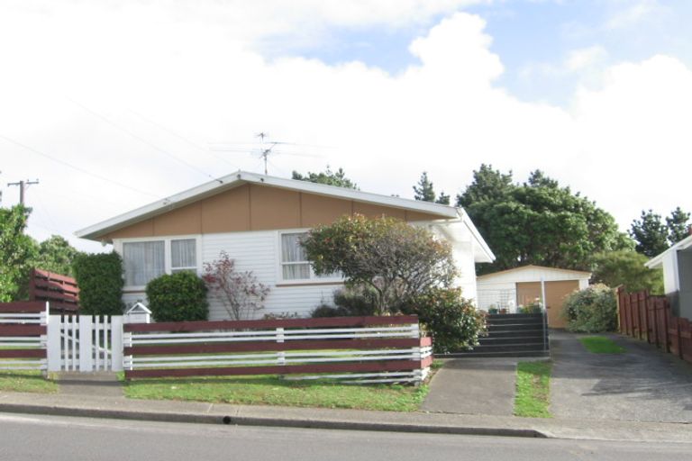 Photo of property in 55 Mark Avenue, Paparangi, Wellington, 6037