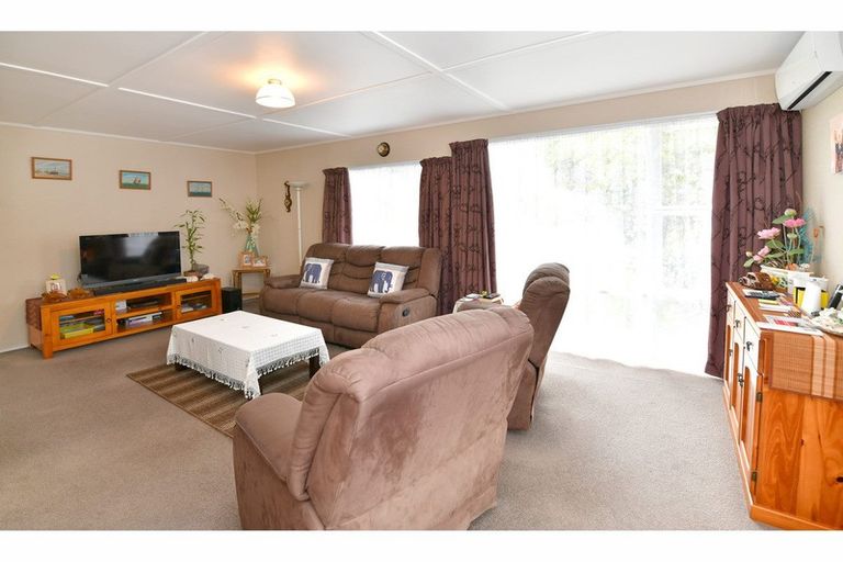 Photo of property in 31 Hillcrest Road, Hatfields Beach, Orewa, 0931
