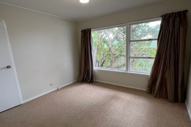 Photo of property in 4 Cromdale Avenue, Highland Park, Auckland, 2010