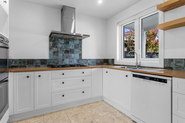 Photo of property in 12 Broadway Avenue, Waikuku Beach, 7473