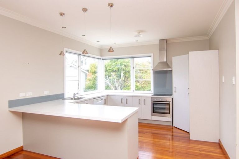 Photo of property in 583 Featherston Street, Roslyn, Palmerston North, 4414