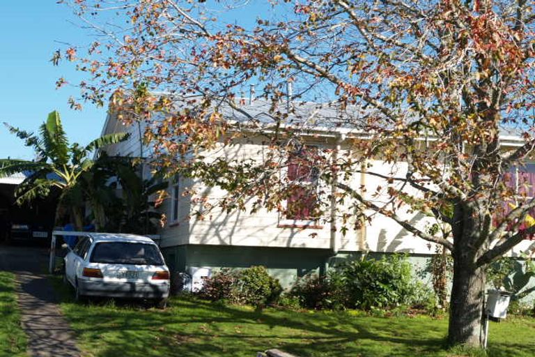 Photo of property in 76 Yates Road, Mangere East, Auckland, 2024