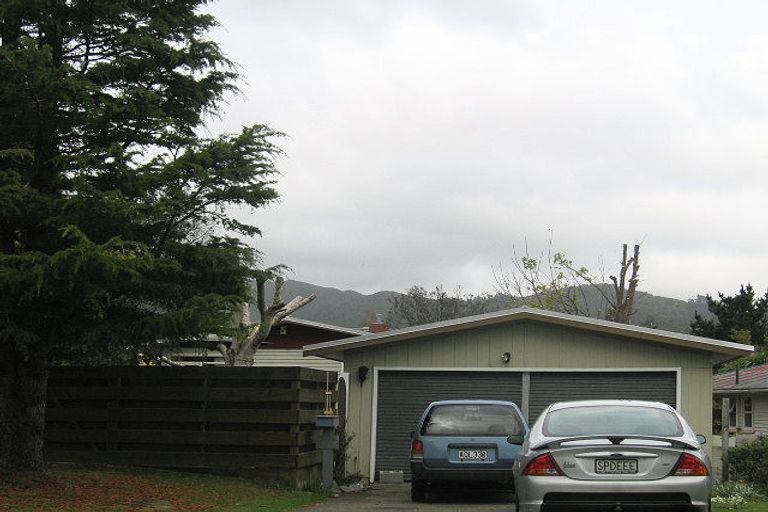 Photo of property in 11 Rawhiti Street, Stokes Valley, Lower Hutt, 5019