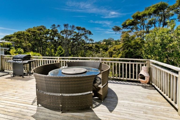 Photo of property in 11 Blacks Road, Greenhithe, Auckland, 0632