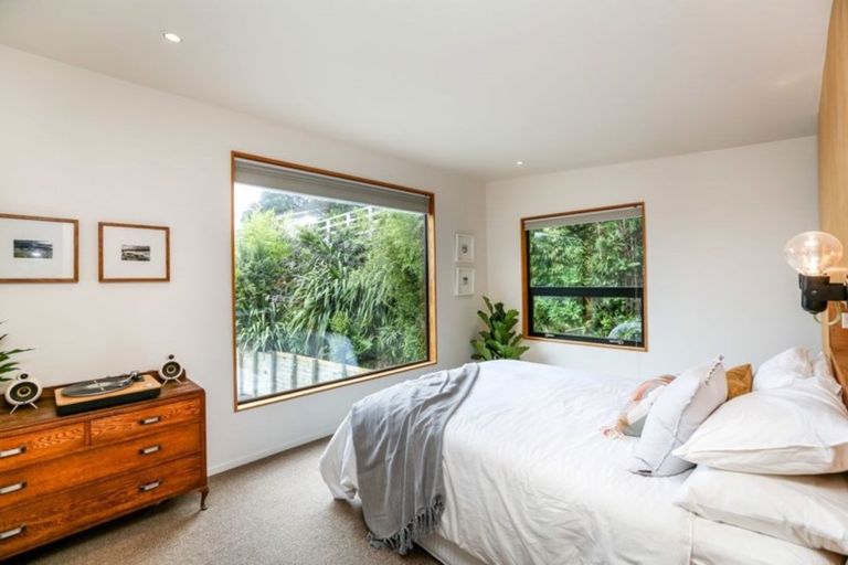 Photo of property in 76 Cutfield Road, New Plymouth, 4310
