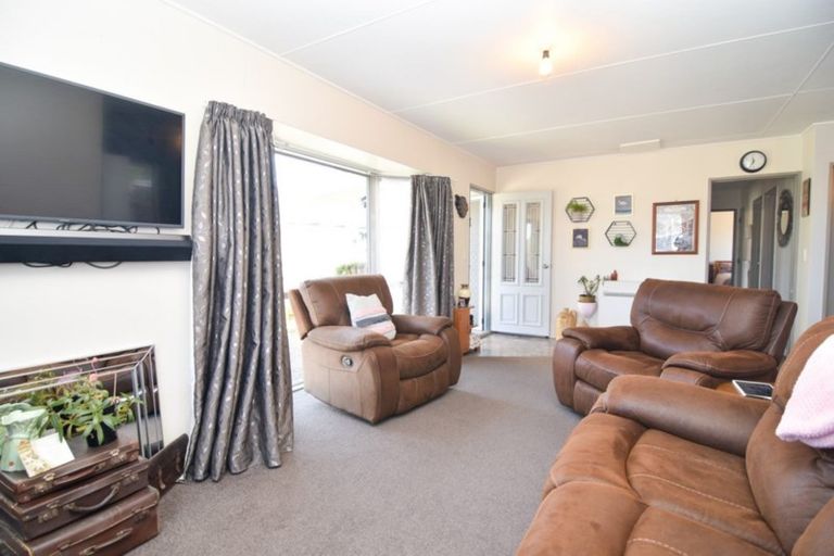 Photo of property in 66 Victoria Street, Carterton, 5713