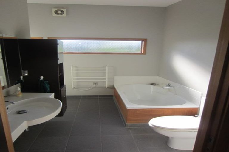 Photo of property in 43 Matai Road, Raumati South, Paraparaumu, 5032