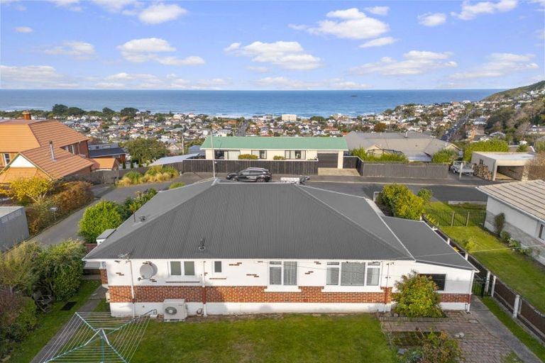 Photo of property in 9 Winston Place, Kew, Dunedin, 9012