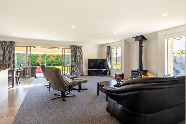 Photo of property in 10 Rhoboro Road, Twizel, 7901