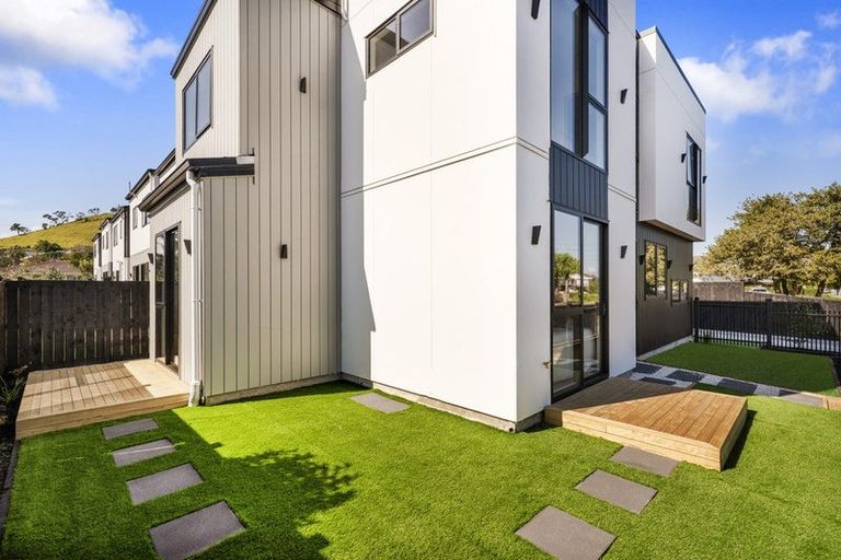Photo of property in 31a Wallace Road, Mangere Bridge, Auckland, 2022