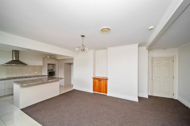 Photo of property in 336 South Road, Hawera, 4610