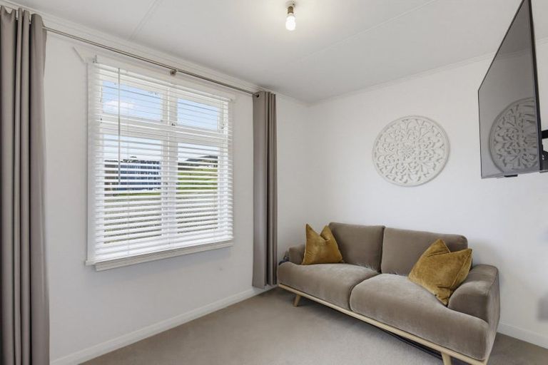 Photo of property in 75 Heights Road, Shannon, Palmerston North, 4474