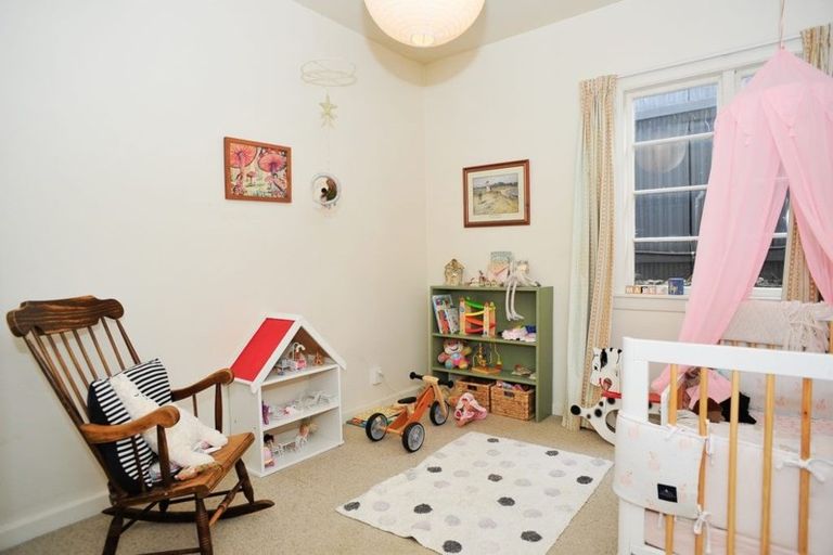 Photo of property in 64 Oxford Street, Lyttelton, 8082