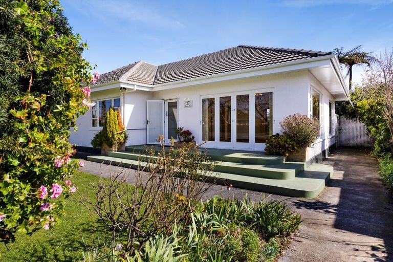 Photo of property in 57 Dixon Avenue, Hawera, 4610
