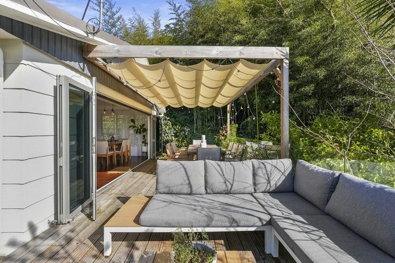 Photo of property in 17 Mcclintock Road, Massey, Auckland, 0614