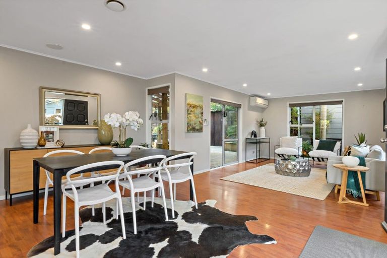 Photo of property in 13 Stallard Place, Glen Eden, Auckland, 0602