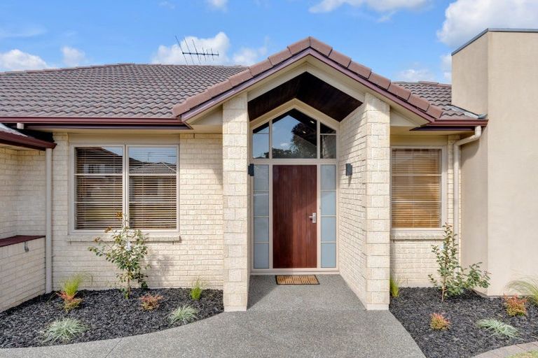 Photo of property in 43 Speyside Crescent, Flat Bush, Auckland, 2016