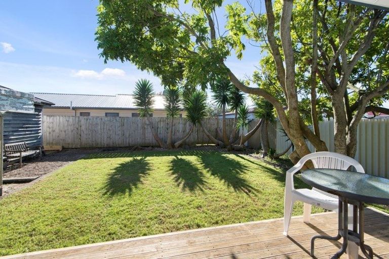 Photo of property in 26 Sutton Crescent, Papakura, 2110