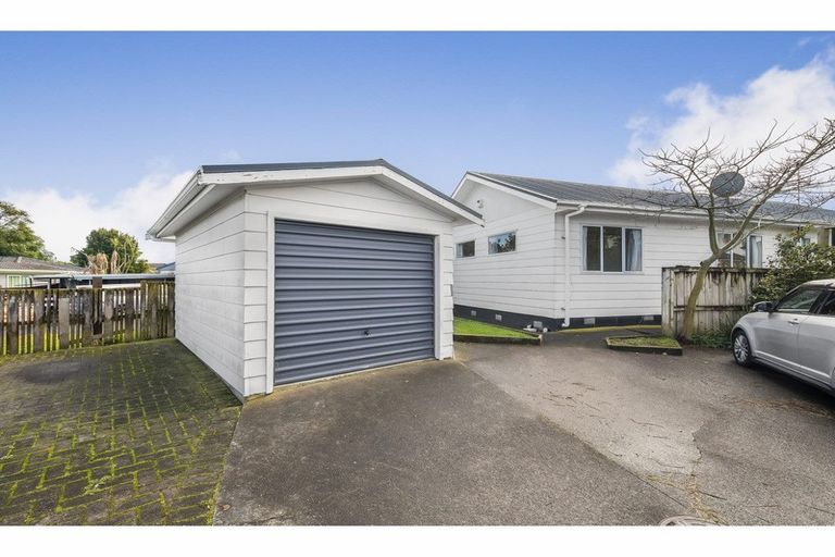 Photo of property in 12a Hinton Place, Weymouth, Auckland, 2103