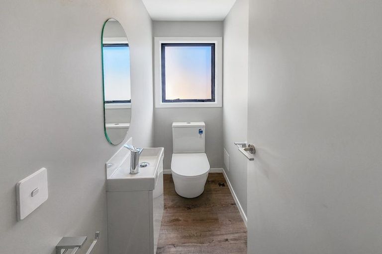 Photo of property in 5b Bathurst Street, Silverstream, Upper Hutt, 5019