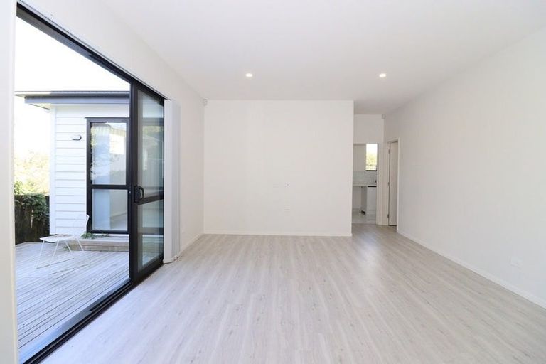 Photo of property in 127b Oreil Avenue, West Harbour, Auckland, 0618