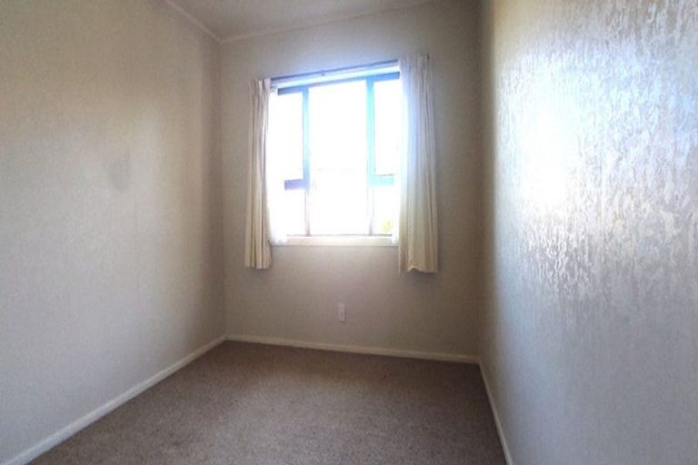Photo of property in 10 Beaufield Lane, Te Atatu Peninsula, Auckland, 0610