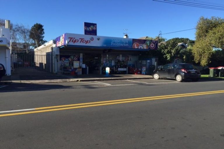 Photo of property in 1/59 Tawa Road, One Tree Hill, Auckland, 1061