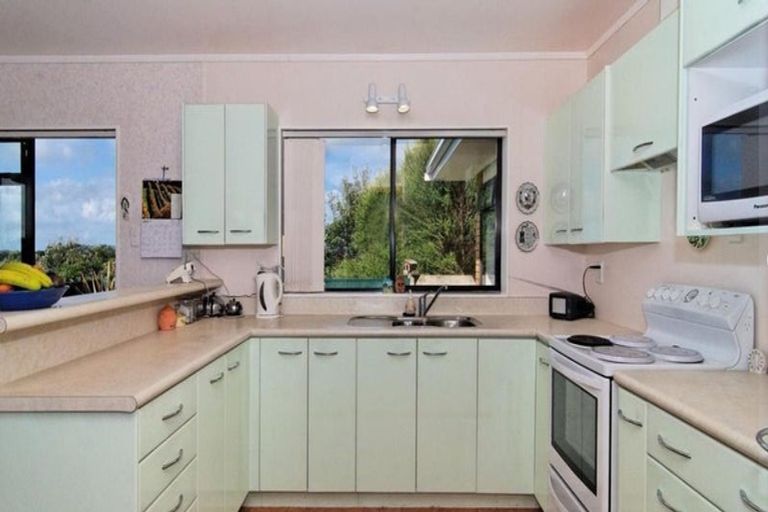 Photo of property in 22 Coster Road, Muriwai, Waimauku, 0881