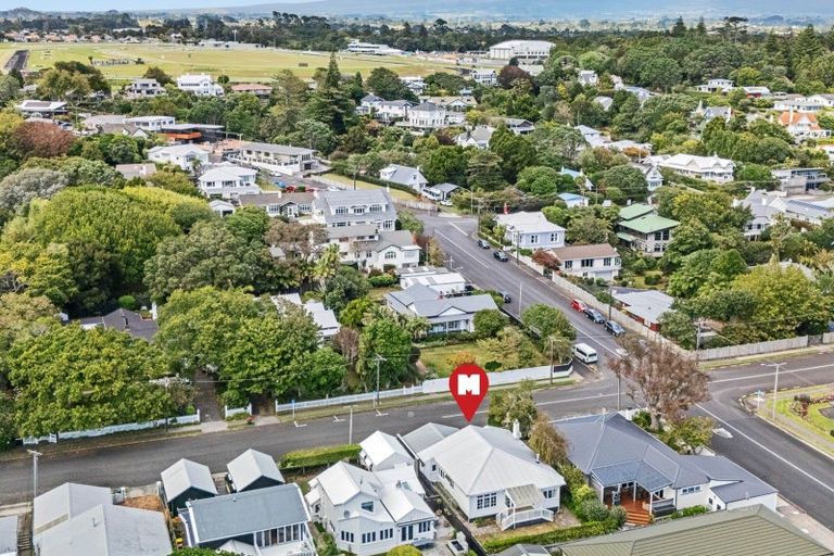 Photo of property in 87 Pendarves Street, New Plymouth, 4310