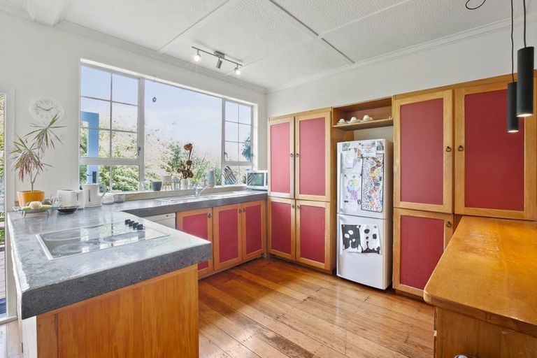 Photo of property in 222 Frankley Road, Frankleigh Park, New Plymouth, 4310